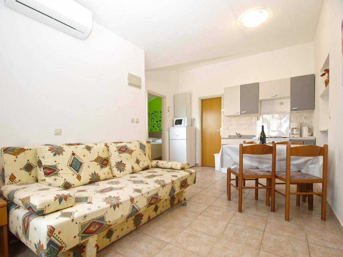 Apartments Biskupije 810 Медулин Экстерьер фото