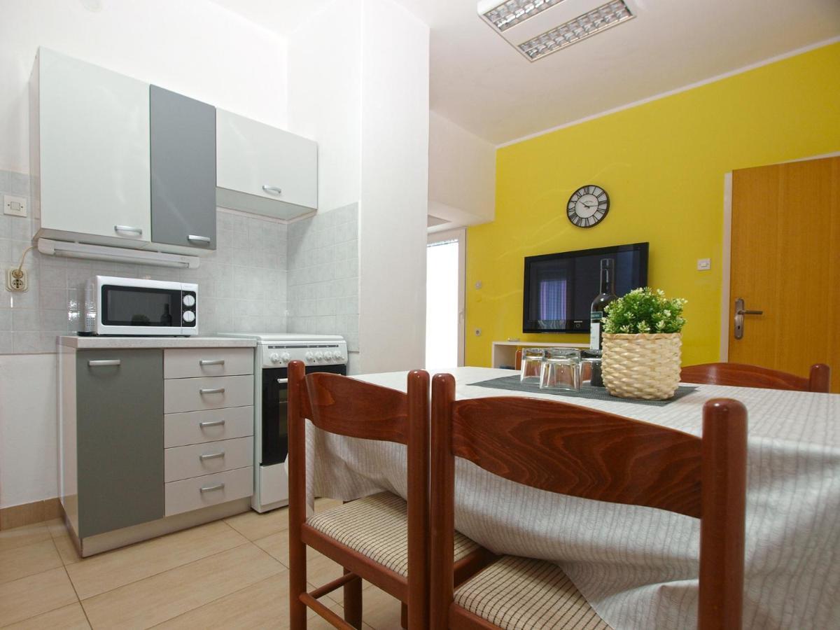 Apartments Biskupije 810 Медулин Экстерьер фото