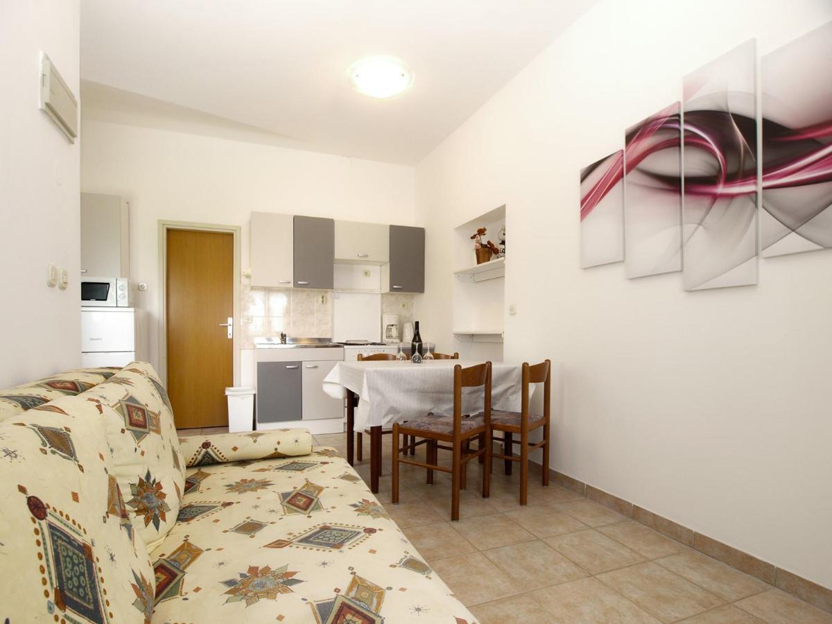 Apartments Biskupije 810 Медулин Экстерьер фото