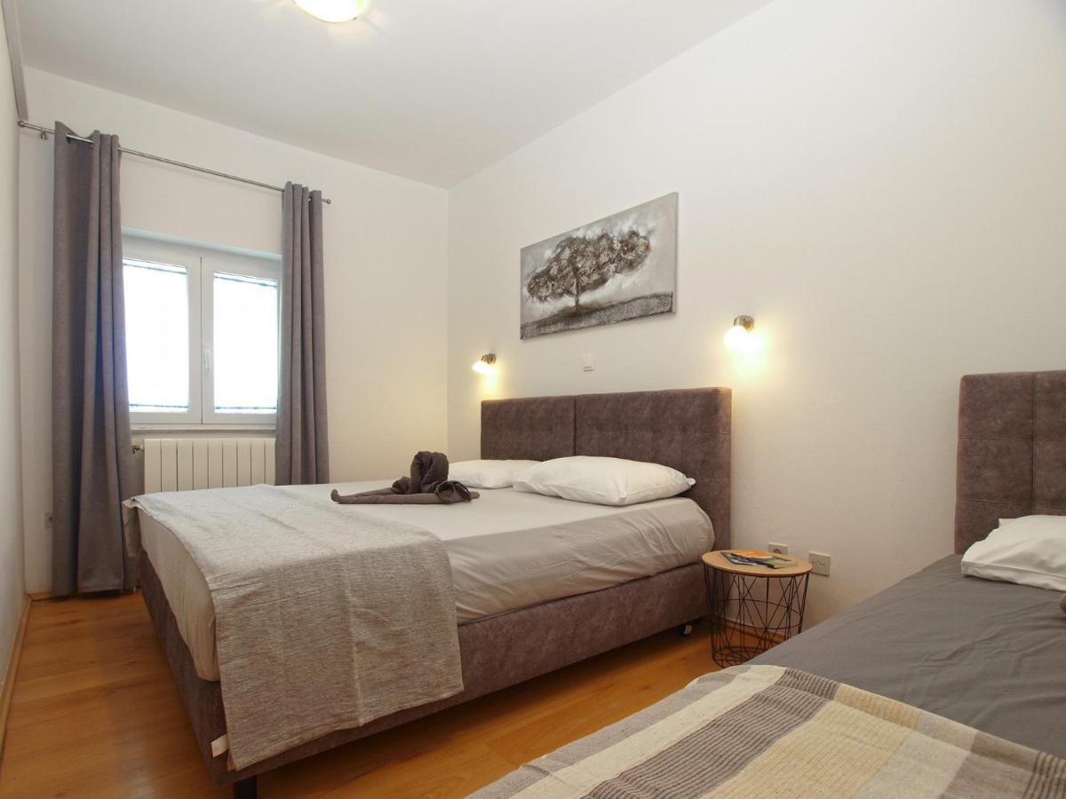 Apartments Biskupije 810 Медулин Экстерьер фото
